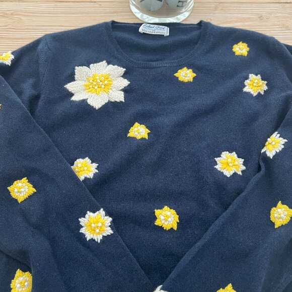 Richard Grand 100% Cashmere Floral & Pearl Embellished Sweater – Size Small - Picture 5 of 5